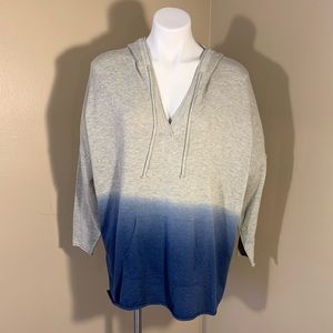 Blue & cream ombré hooded sweater ⭐️